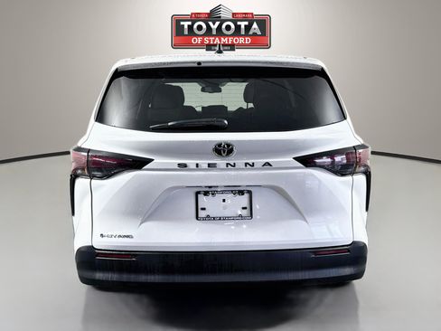 Certified 2026 Toyota Sienna LE AWD/4WD image 6