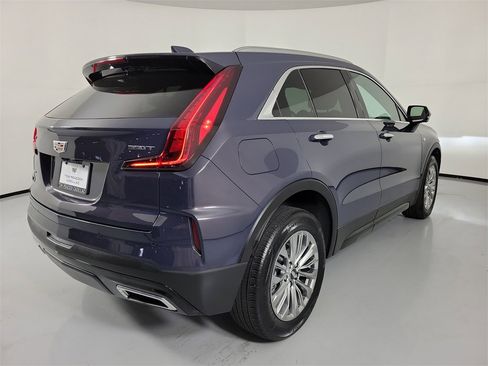 Certified 2025 Cadillac XT4 Premium Luxury image 4