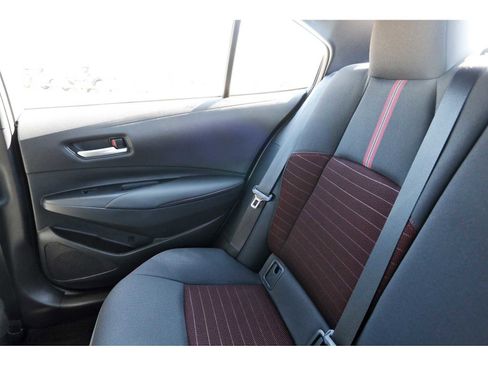 Used 2025 Toyota Corolla SE image 9