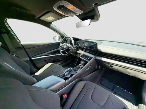 Certified 2025 Hyundai Elantra Sport FWD image 25