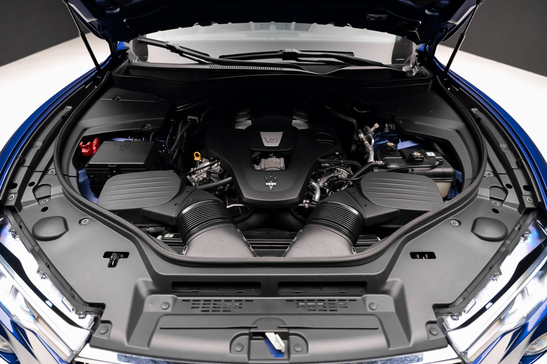 Used 2023 Maserati Levante GT AWD/4WD image 77