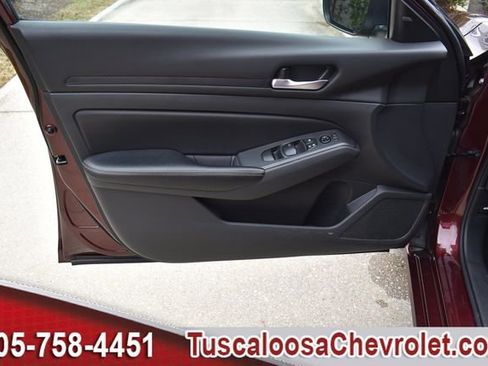 Used 2024 Nissan Altima 2.5 SV image 15