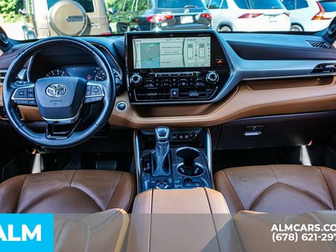 Used 2021 Toyota Highlander Platinum AWD/4WD image 28