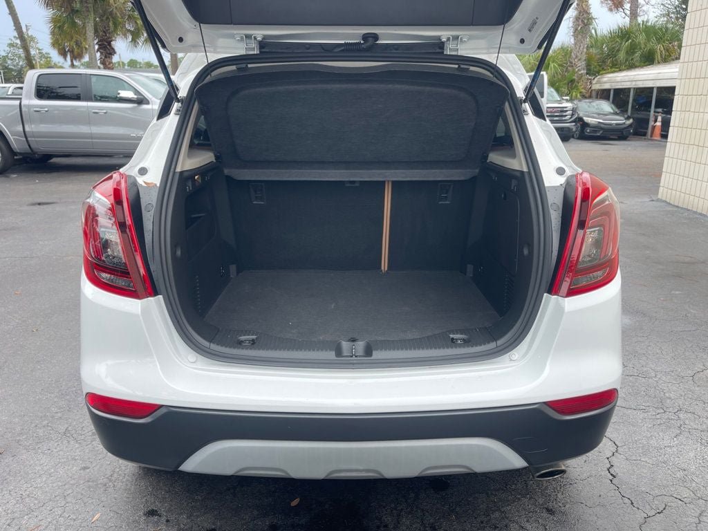 Used 2018 Buick Encore Essence FWD image 5