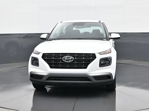 New 2026 Hyundai Venue SE FWD image 2