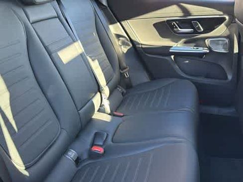 Used 2026 Mercedes-Benz GLC 300 4MATIC image 34
