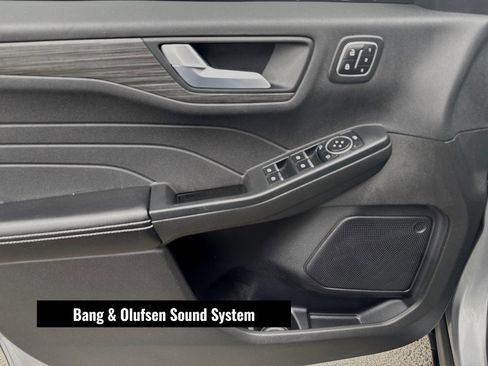 Used 2023 Ford Escape Platinum image 11