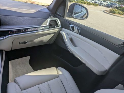 Used 2023 BMW X7 xDrive40i w/ Premium Package AWD/4WD image 26