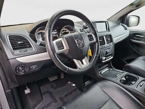Used 2017 Dodge Grand Caravan GT FWD image 9
