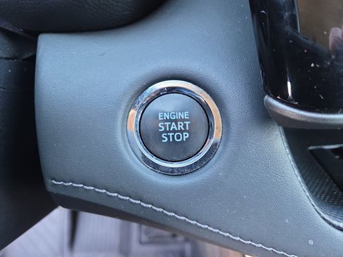 Used 2022 Toyota Highlander LE image 25