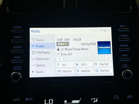 Used 2022 Toyota Prius LE FWD image 10
