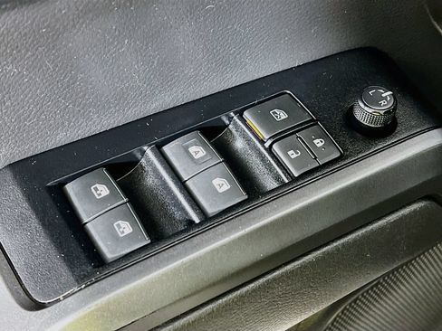 Certified 2023 Toyota Tacoma TRD Off-Road AWD/4WD image 16