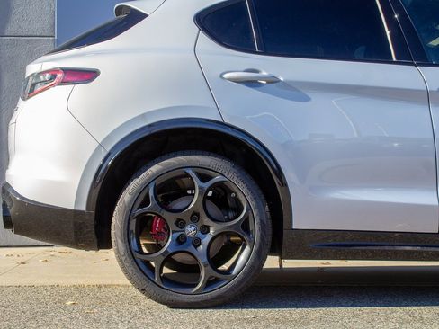 New 2025 Alfa Romeo Stelvio Sprint image 6