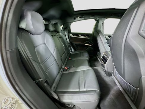 Used 2025 Porsche Cayenne S image 29