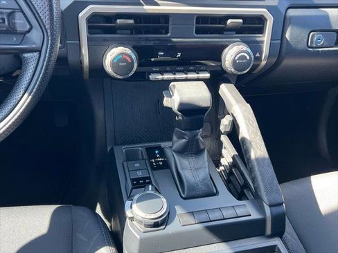 Certified 2025 Toyota Tacoma SR AWD/4WD image 18