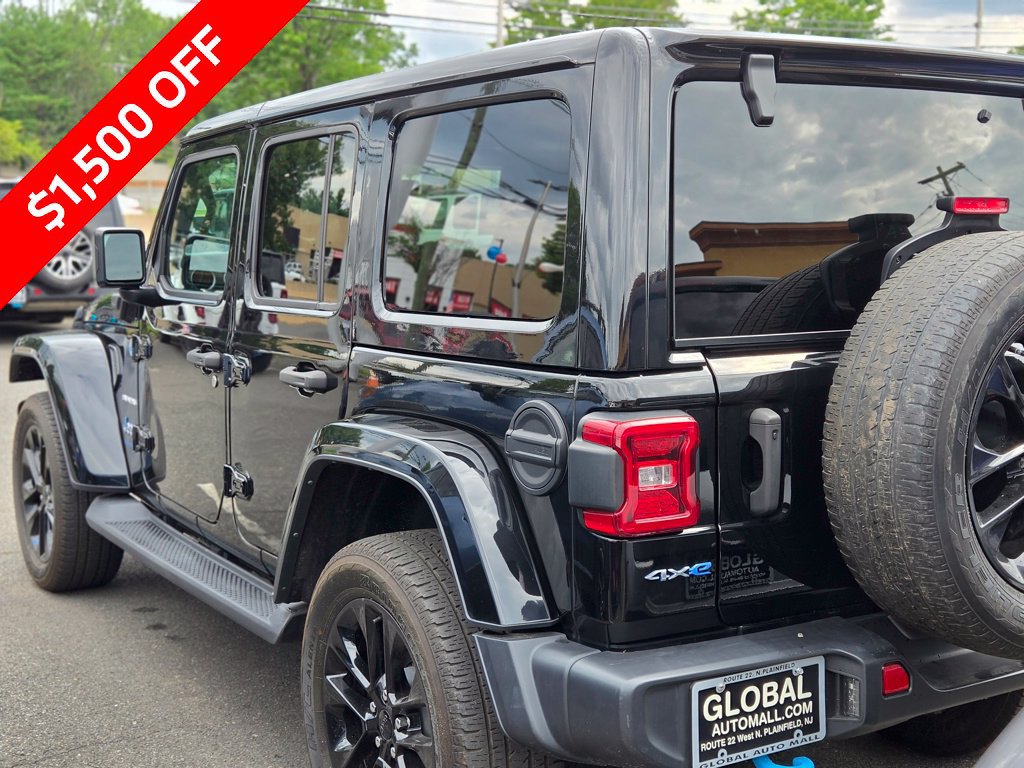 Used 2023 Jeep Wrangler Unlimited Sahara w/ Cold Weather Group AWD/4WD image 6