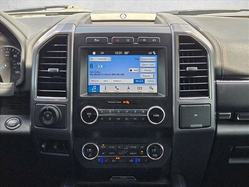 Used 2019 Ford Expedition Platinum RWD image 14