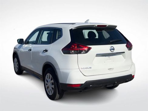 Used 2019 Nissan Rogue S image 7