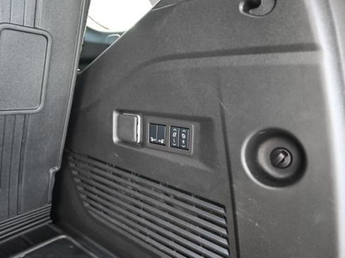 Used 2024 GMC Yukon Denali AWD/4WD image 31