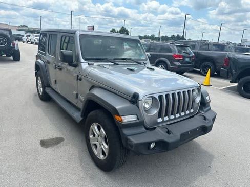 Used 2018 Jeep Wrangler Unlimited Sport S AWD/4WD image 19