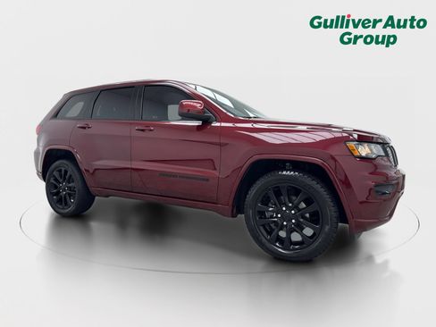 Used 2019 Jeep Grand Cherokee Altitude RWD image 12