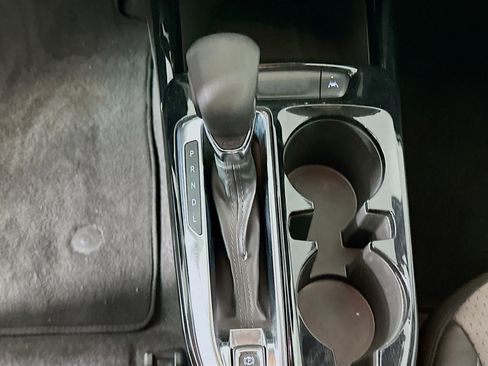 Used 2025 Chevrolet Trax LT image 23