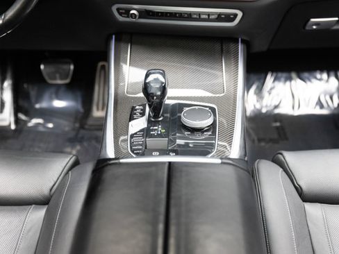 Used 2021 BMW X5 M50i image 9