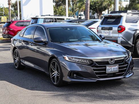 Used 2021 Honda Accord Touring image 3
