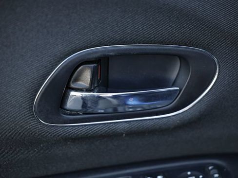 Used 2021 Honda HR-V EX image 15