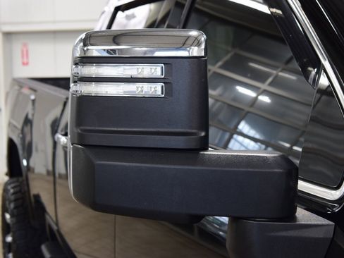 Used 2022 GMC Sierra 3500 Denali w/ Denali Ultimate Package image 16