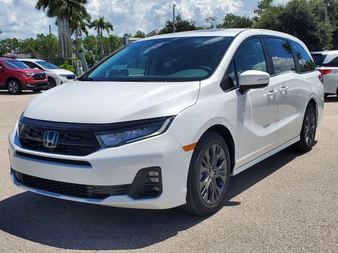 New 2026 Honda Odyssey Touring image 9