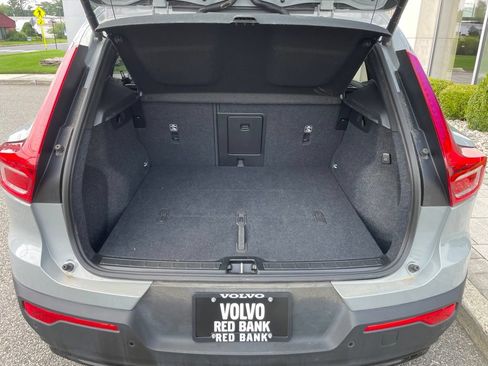 Used 2025 Volvo XC40 B5 Plus AWD/4WD image 12