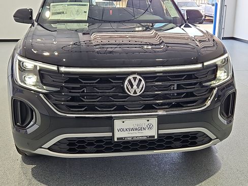 New 2026 Volkswagen Atlas Cross Sport SE AWD/4WD image 11