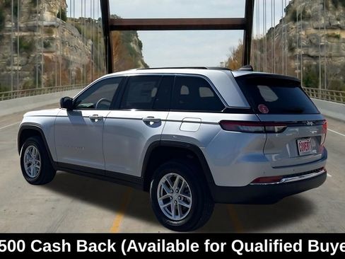 New 2026 Jeep Grand Cherokee Laredo RWD image 7