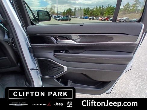 Used 2022 Jeep Wagoneer Series I w/ Convenience Group I AWD/4WD image 14