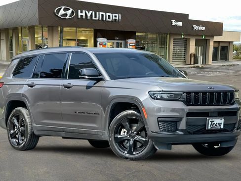 Used 2023 Jeep Grand Cherokee L Laredo AWD/4WD image 2