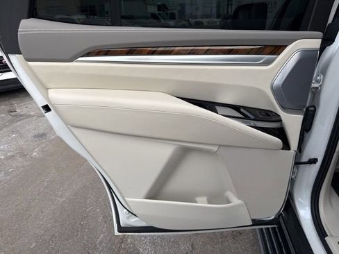 Certified 2025 Cadillac Escalade Sport Platinum image 18