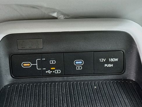 Used 2025 Hyundai Kona SEL FWD image 25