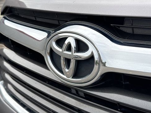 Used 2014 Toyota Highlander XLE image 38