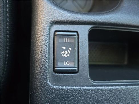 Used 2020 Nissan Rogue SV image 20