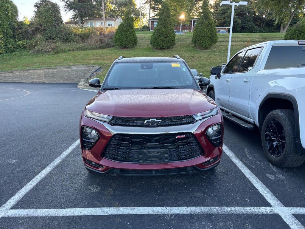Used 2023 Chevrolet TrailBlazer RS w/ Convenience Package FWD image 2