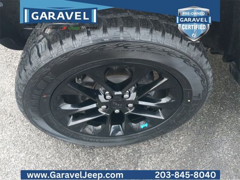 Used 2022 Jeep Wrangler Unlimited Sahara w/ Cold Weather Group image 29