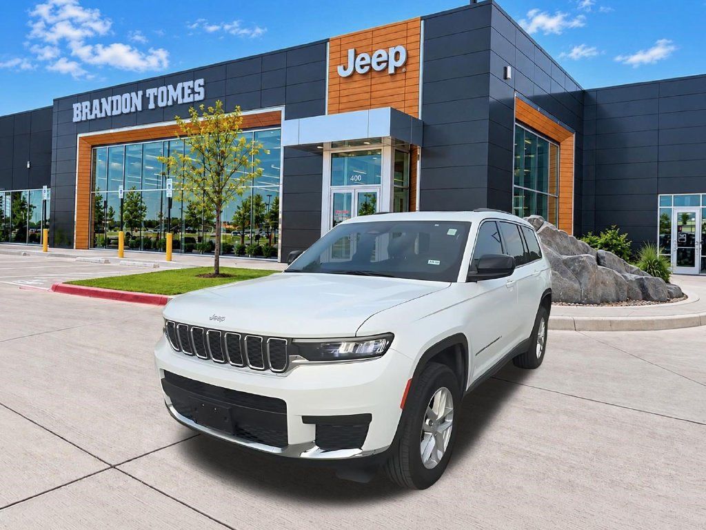 Used 2024 Jeep Grand Cherokee L Laredo w/ Luxury Tech Group I RWD image 2