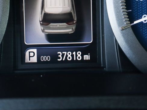 Used 2019 Toyota Sienna LE image 25