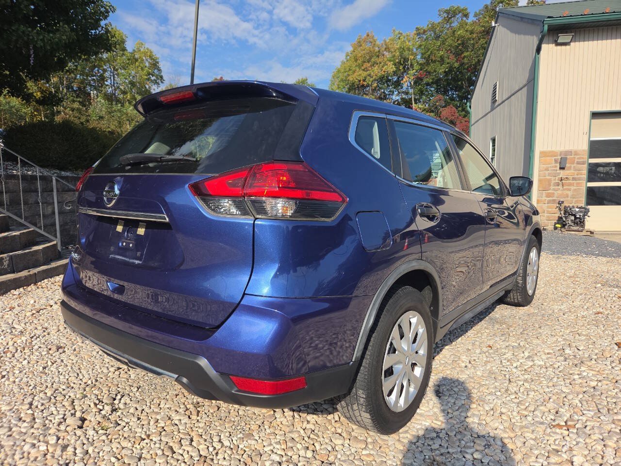 Used 2017 Nissan Rogue S FWD image 7