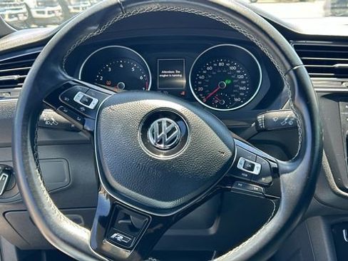 Used 2020 Volkswagen Tiguan SE R-Line FWD image 19