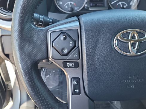 Used 2019 Toyota Tacoma SR5 RWD image 11