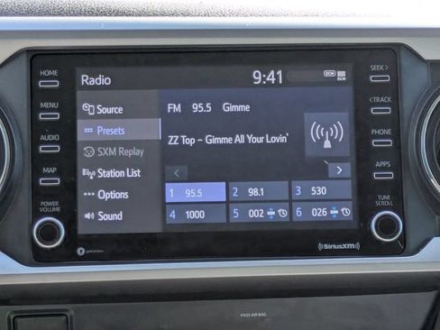 Used 2020 Toyota Tacoma SR5 RWD image 18