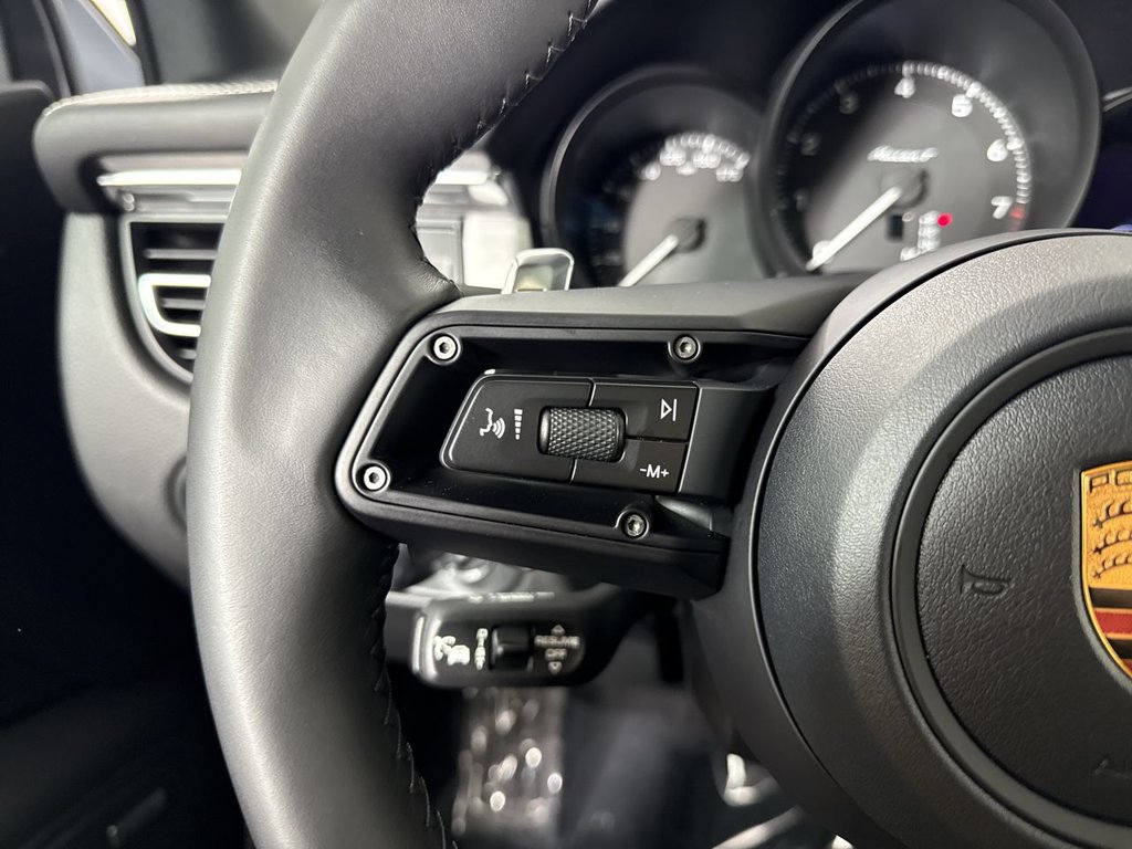 Certified 2026 Porsche Macan Turbo AWD/4WD image 37