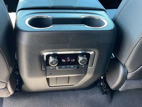 New 2026 GMC Yukon XL AT4 AWD/4WD image 17
